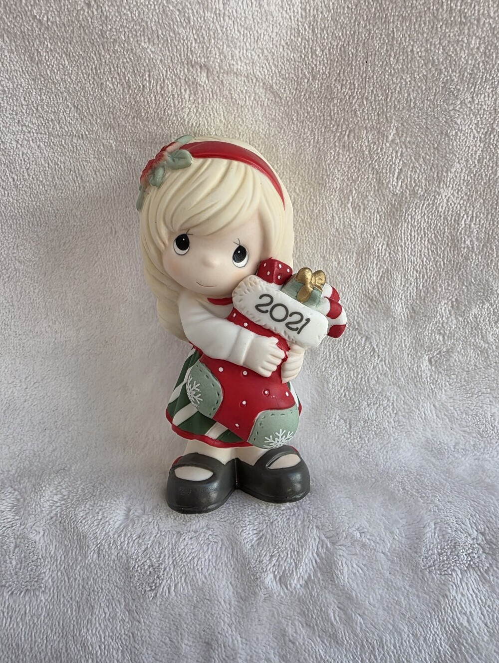 Precious Moments Figurine 2021 'You Fill Me with Christmas Cheer' #211001